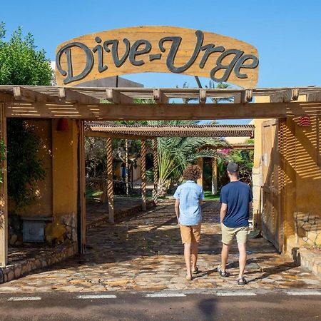 Dive Urge Hotel Dahab Bagian luar foto