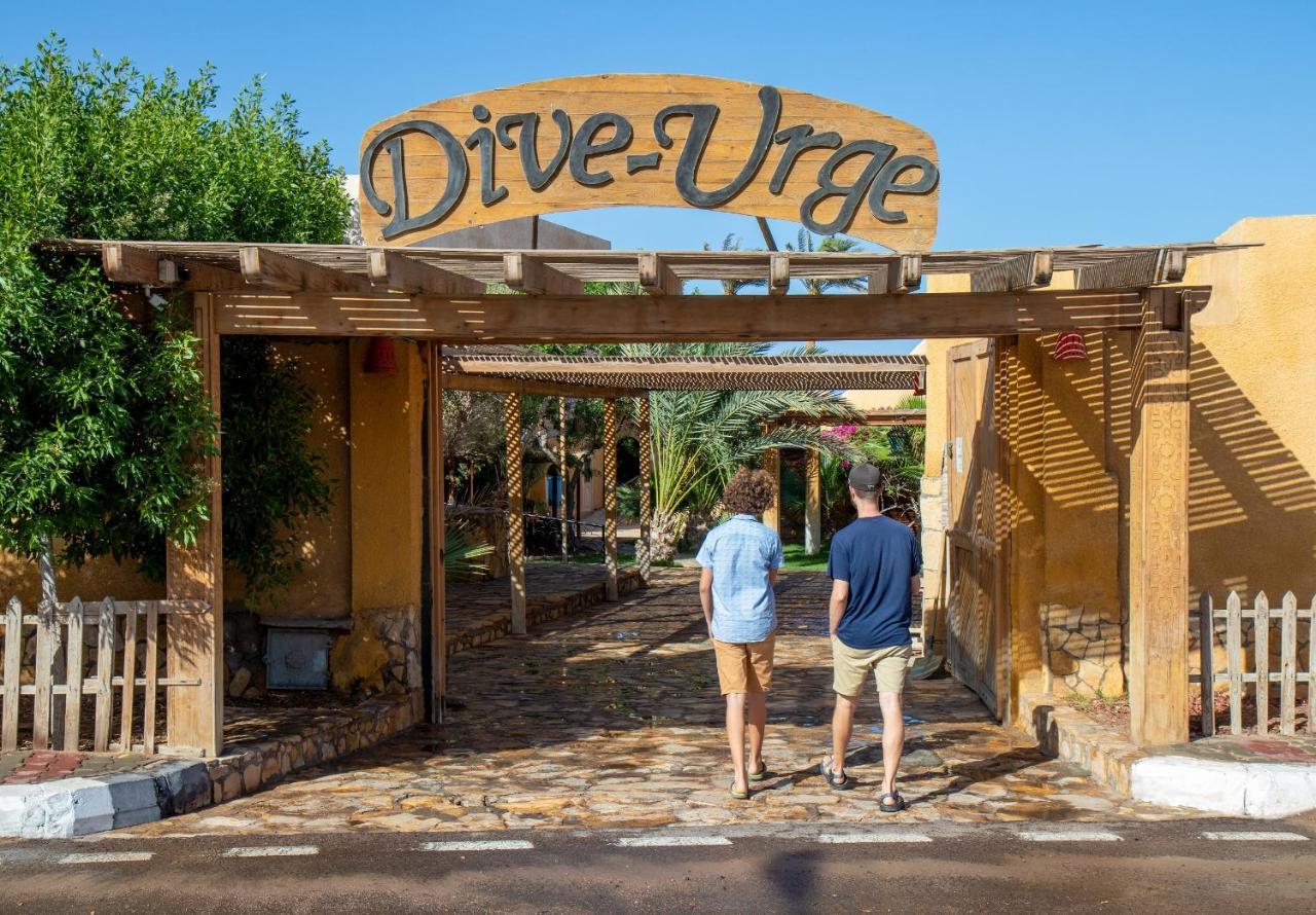 Dive Urge Hotel Dahab Bagian luar foto